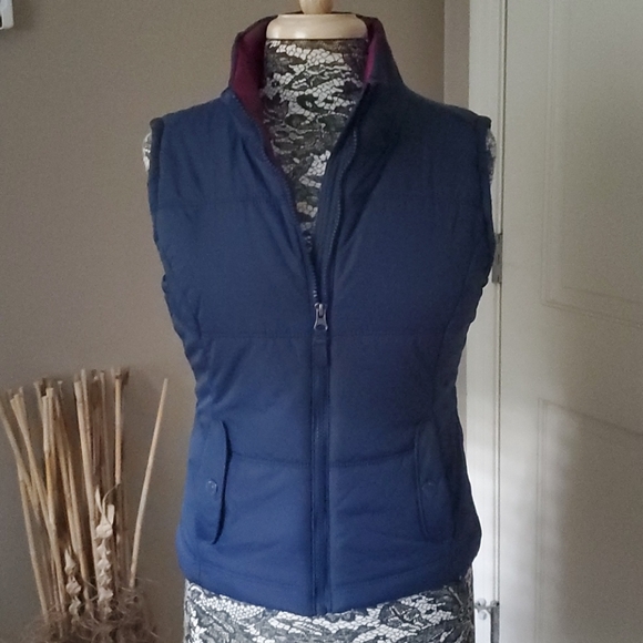 Aeropostale Jackets & Blazers - Aeropostale navy puffer vest, size M